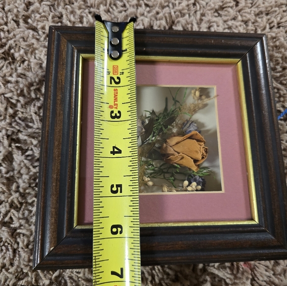 Vintage framed dried flower shadow box - Picture 8 of 8